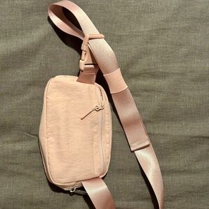 Lululemon Everywhere Belt Bag 1L